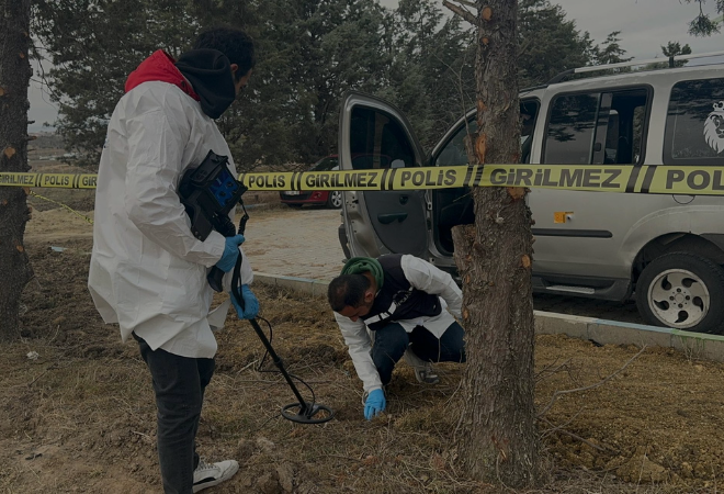 2 kuzen, otomobilin içinde başlarından vurulmuş halde bulundu